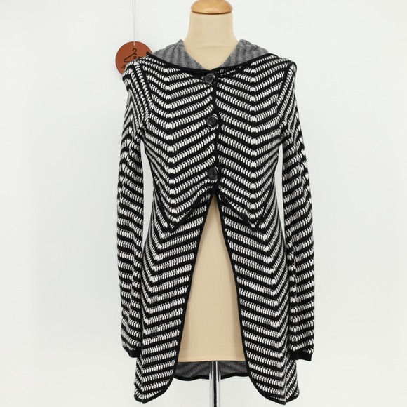 Alice + Olivia Sweaters - Alice‎ + Olivia Chevron Hooded Cardigan Black White Zig Zag Size XS Layering